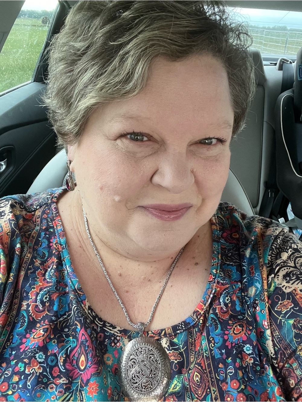 Poshmark Looker & Buyer since 2016, New Seller! Check out my closet!